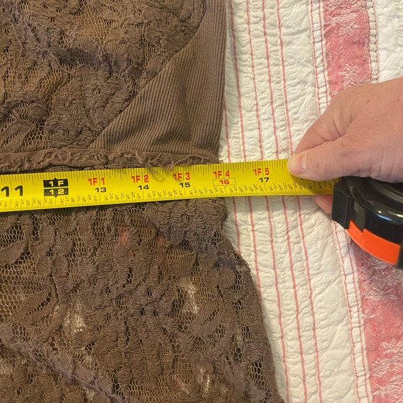 BKE (Buckle) Boutique zip front lace vest. Size L - Picture 9 of 10